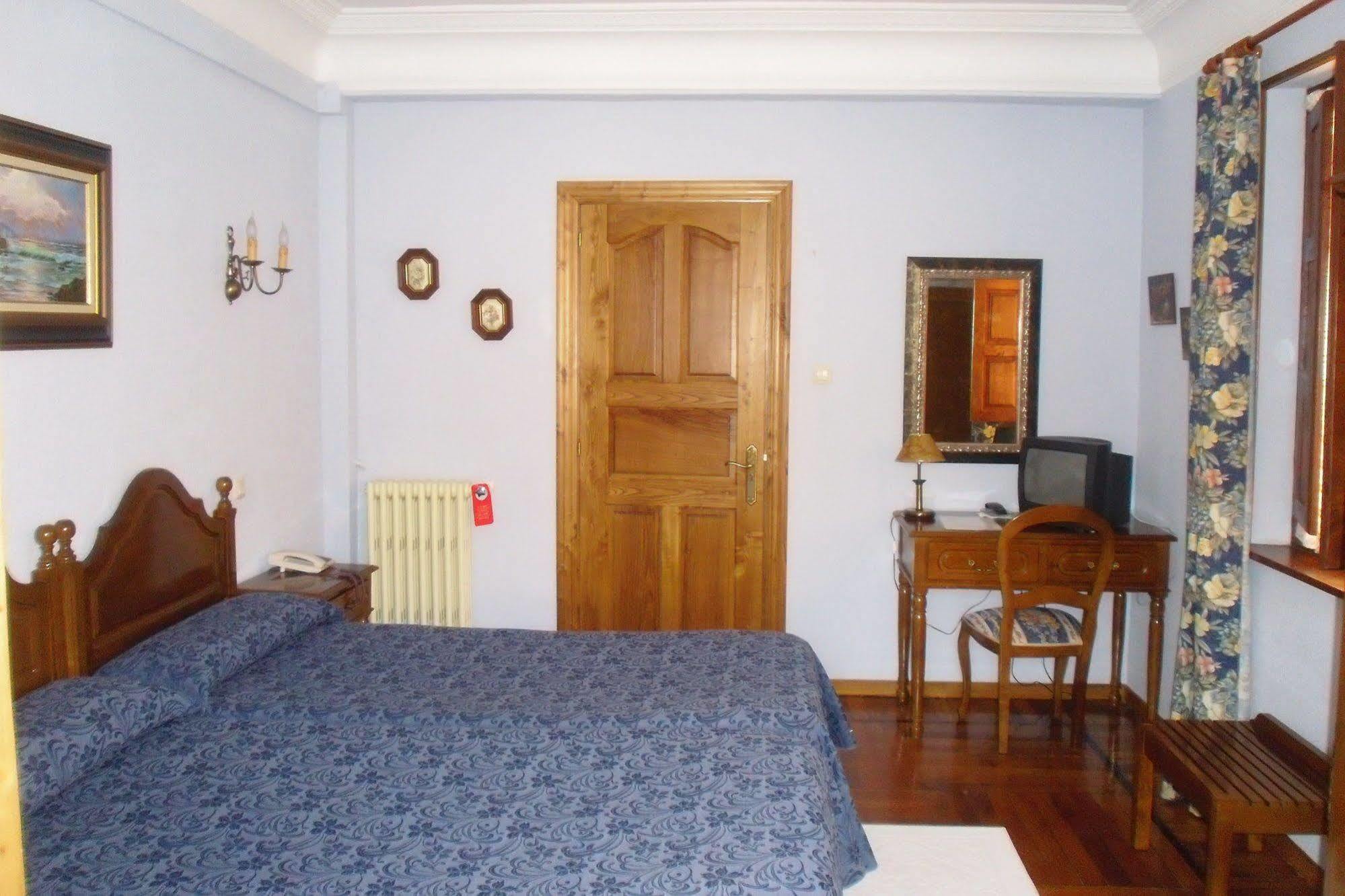 Hotel Rural Villa Elena Panes Buitenkant foto